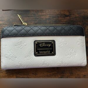 Loungefly x Mickey and Minnie Mouse Heads Embossed Wallet